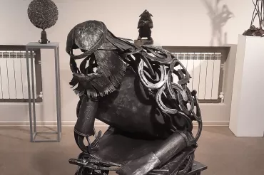 Скульптура кузнеца